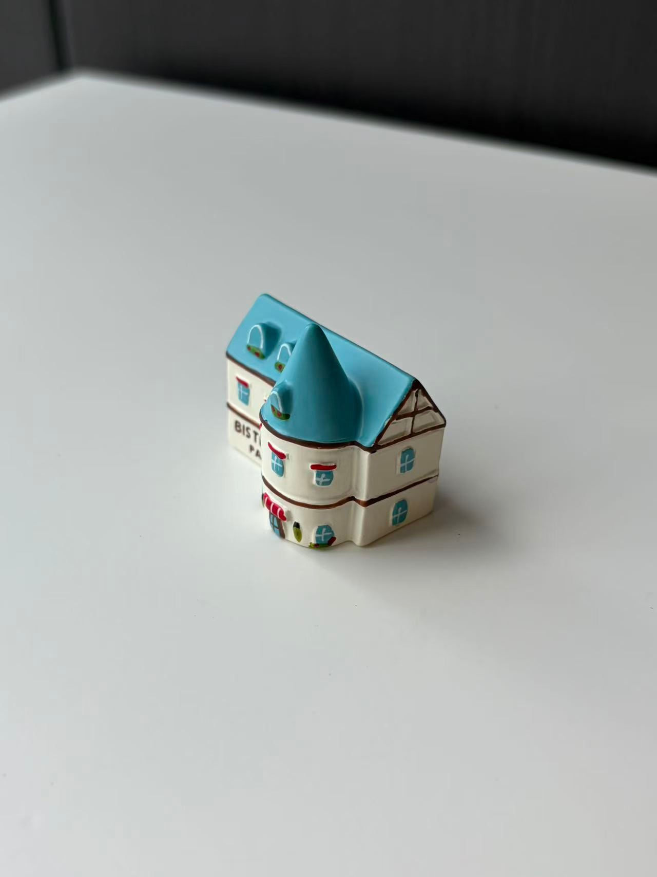 Ornawe Mini Ceramic French Cottage House Figurine – Tabletop Village Decor