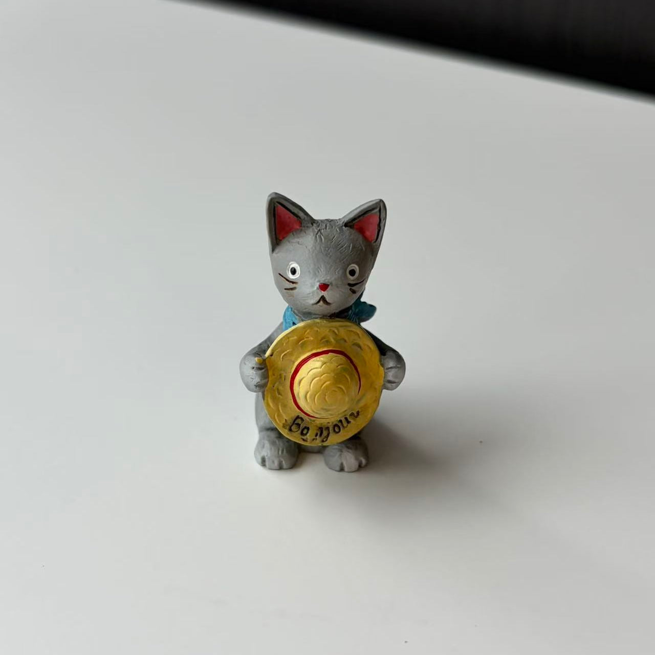 Ornawe Mini Resin Cat with Bow Tie Figurine – Tabletop Animal Decor