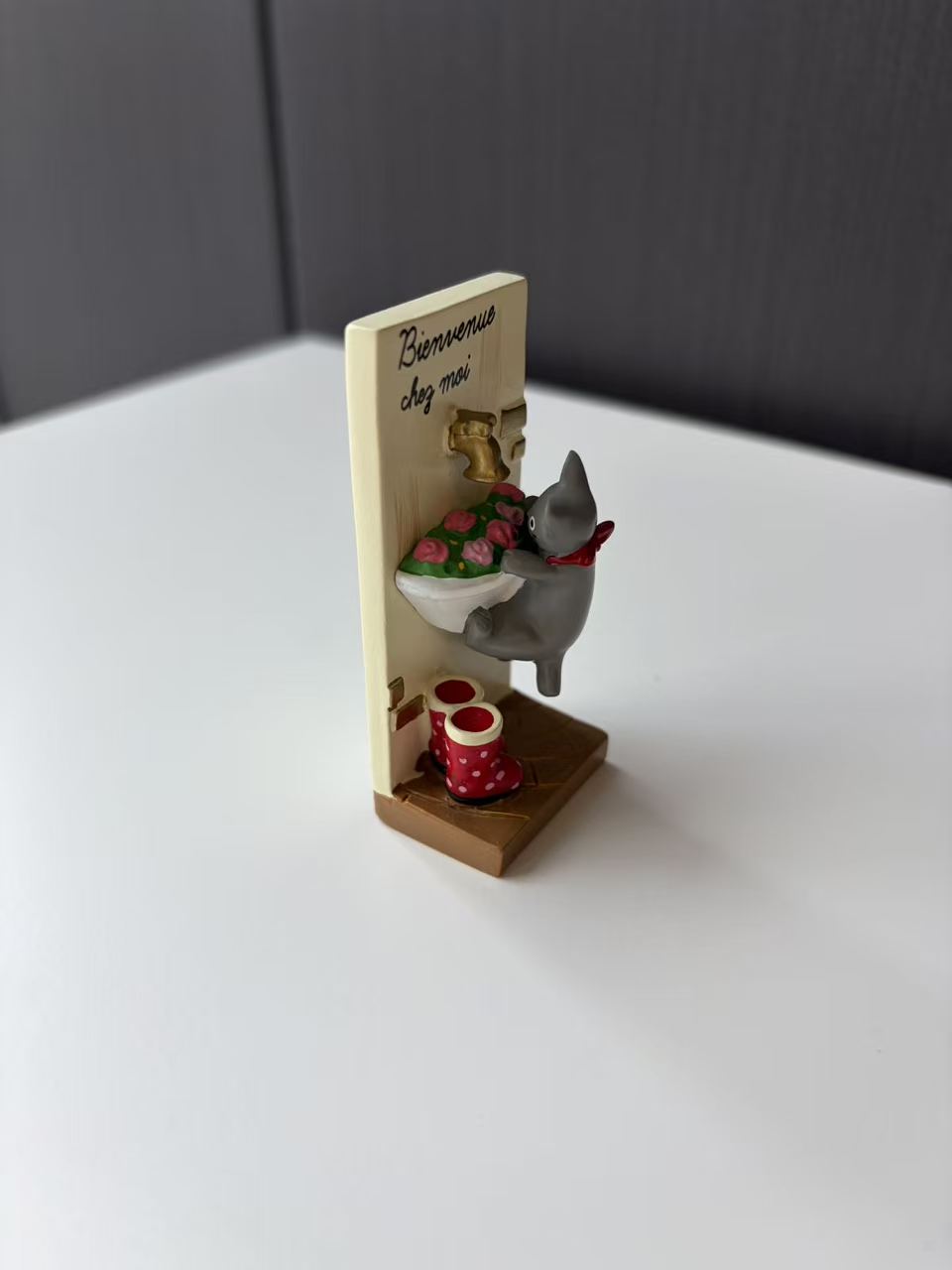 Ornawe Mini Resin Welcome Door Plaque Figurine – Tabletop Cottage Decor